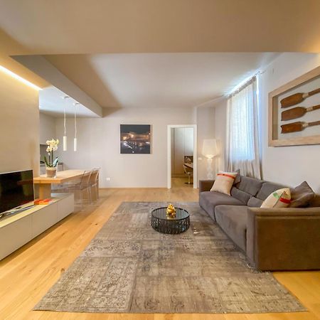 Time To Be - Luxury Apartments Centro Storico Peschiera del Garda Luaran gambar