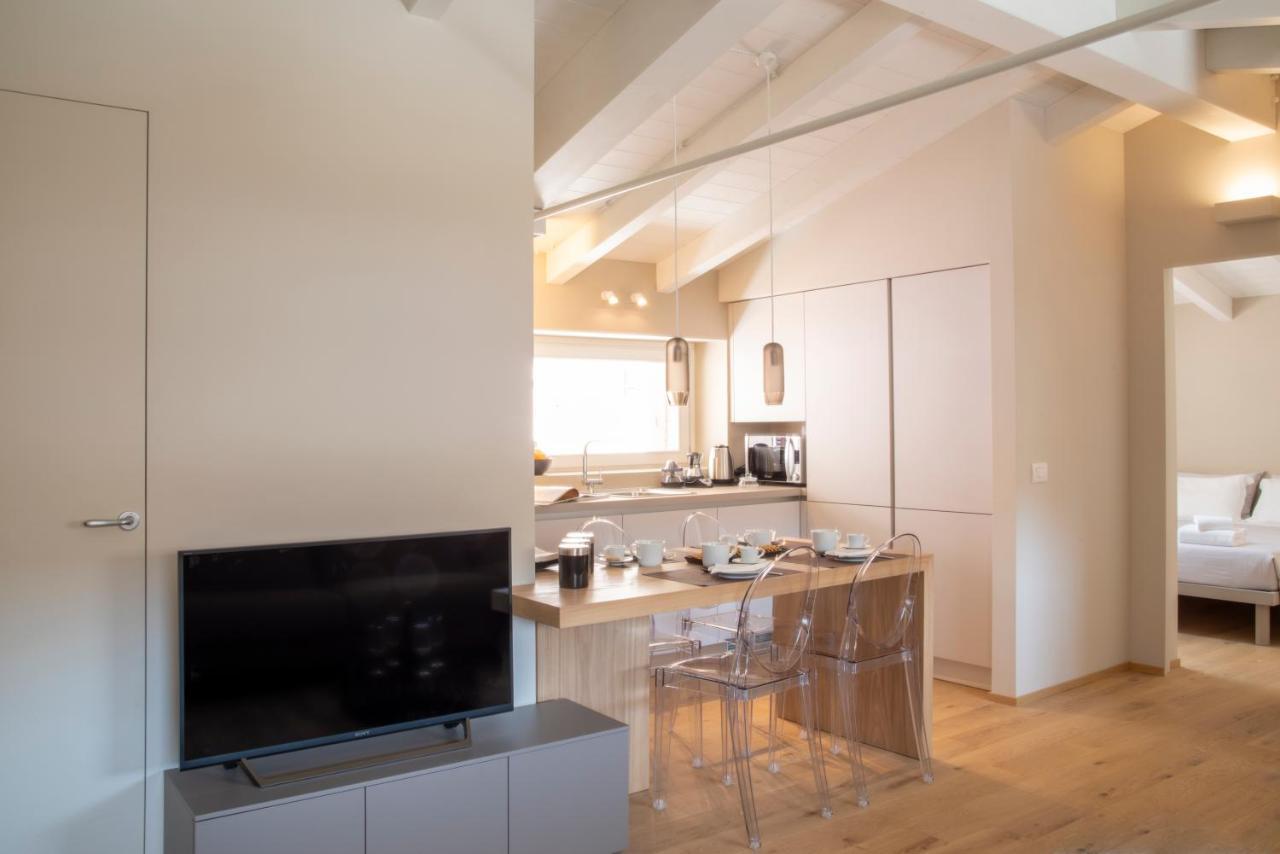 Time To Be - Luxury Apartments Centro Storico Peschiera del Garda Luaran gambar