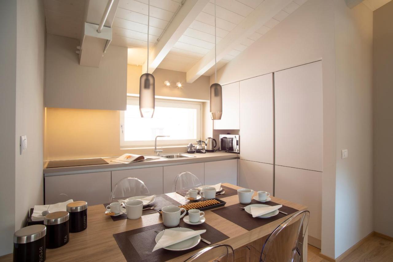Time To Be - Luxury Apartments Centro Storico Peschiera del Garda Luaran gambar