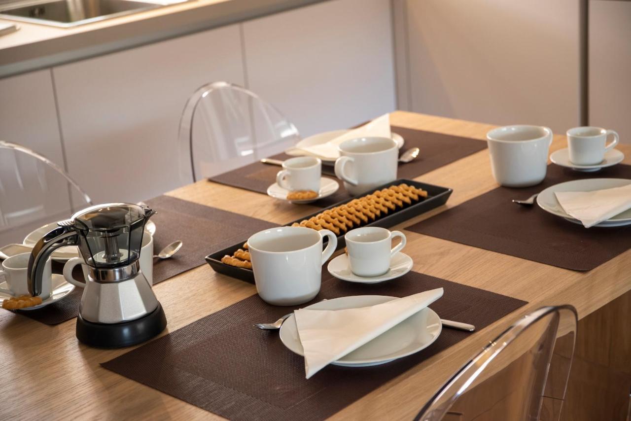 Time To Be - Luxury Apartments Centro Storico Peschiera del Garda Luaran gambar