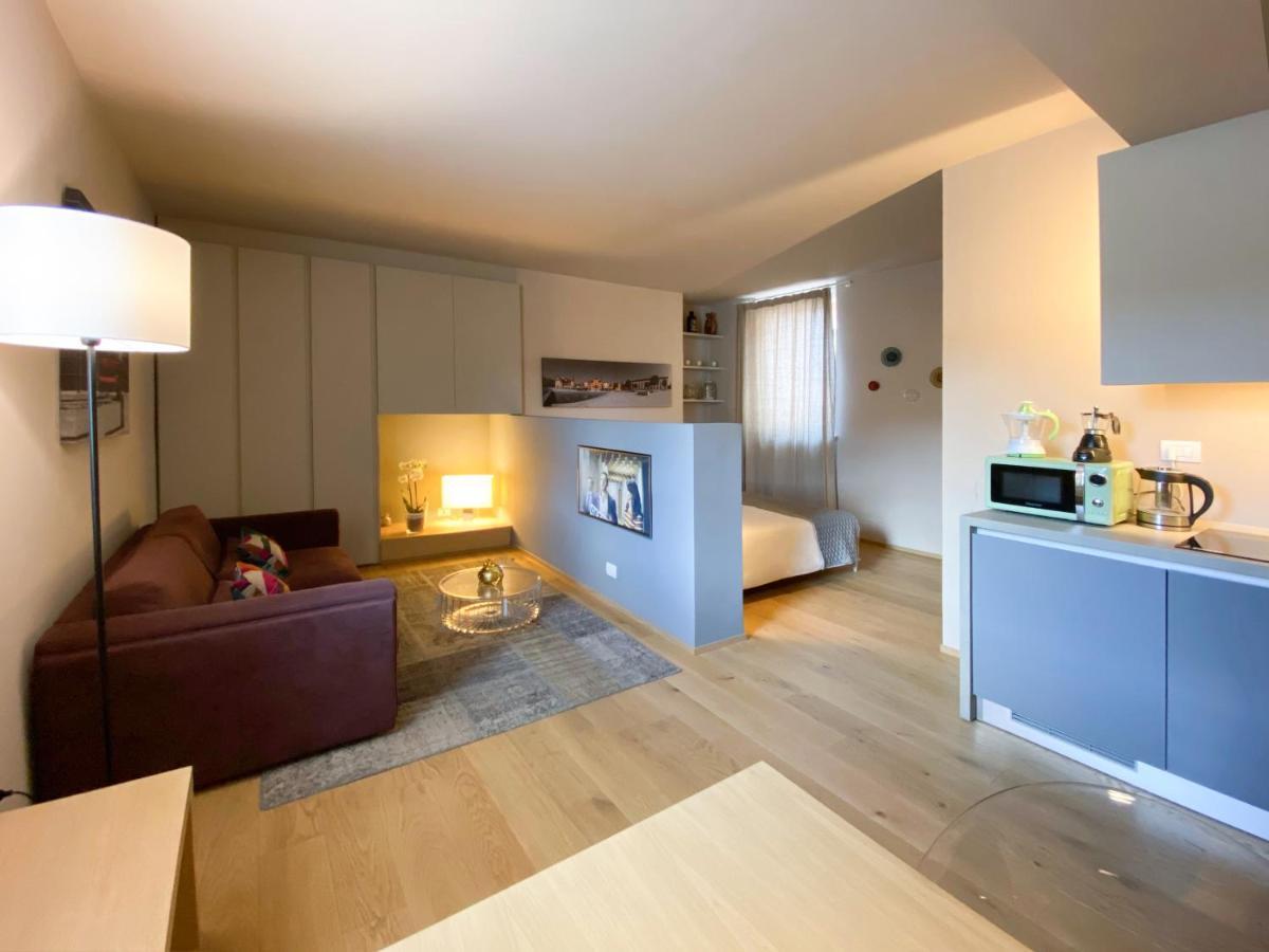 Time To Be - Luxury Apartments Centro Storico Peschiera del Garda Luaran gambar
