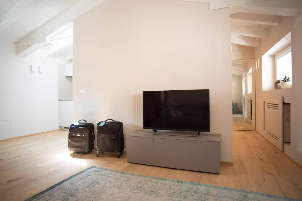 Time To Be - Luxury Apartments Centro Storico Peschiera del Garda Luaran gambar