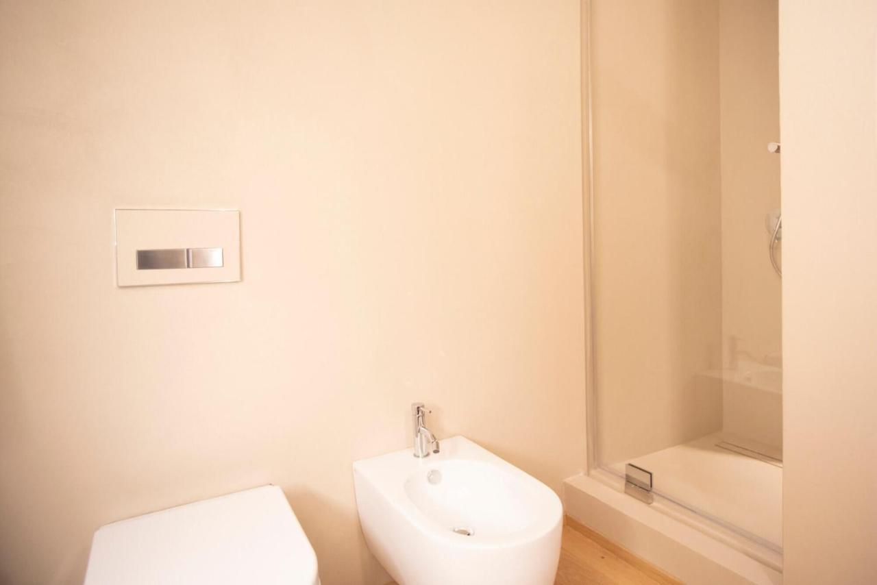 Time To Be - Luxury Apartments Centro Storico Peschiera del Garda Luaran gambar