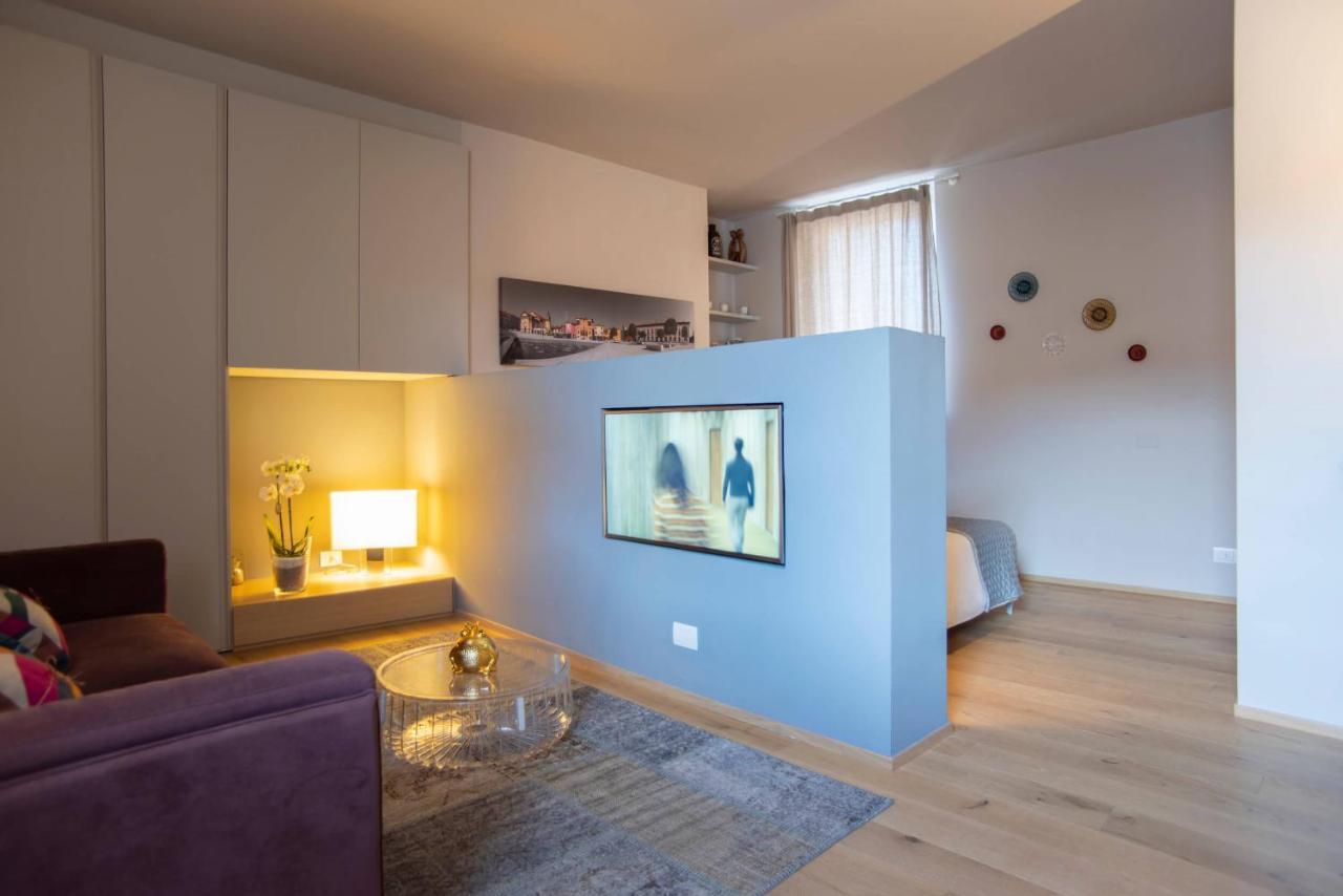 Time To Be - Luxury Apartments Centro Storico Peschiera del Garda Luaran gambar