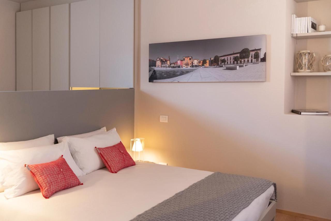 Time To Be - Luxury Apartments Centro Storico Peschiera del Garda Luaran gambar