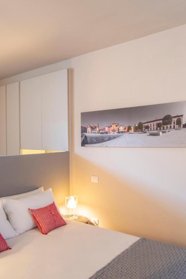 Time To Be - Luxury Apartments Centro Storico Peschiera del Garda Luaran gambar