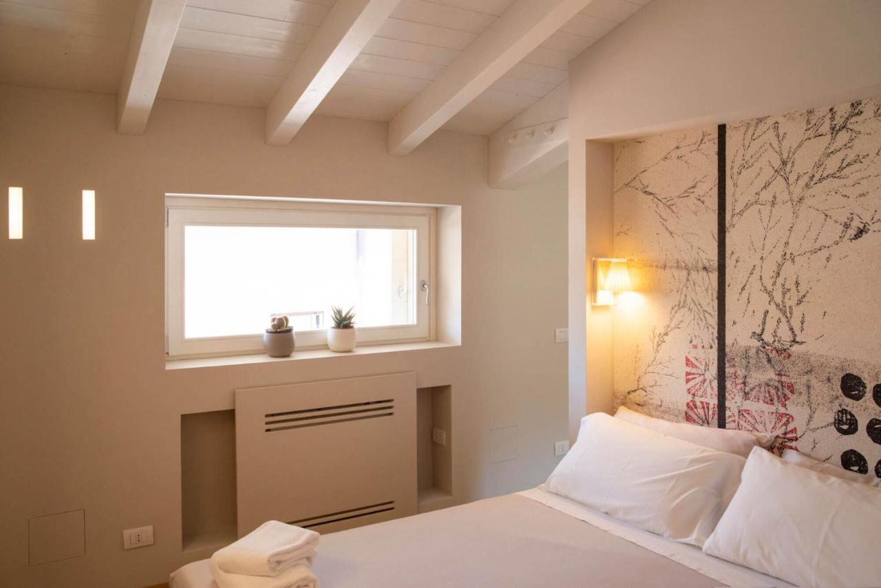 Time To Be - Luxury Apartments Centro Storico Peschiera del Garda Luaran gambar