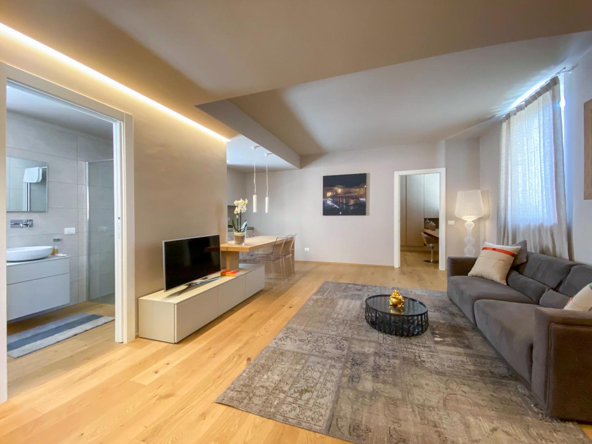 Time To Be - Luxury Apartments Centro Storico Peschiera del Garda Luaran gambar