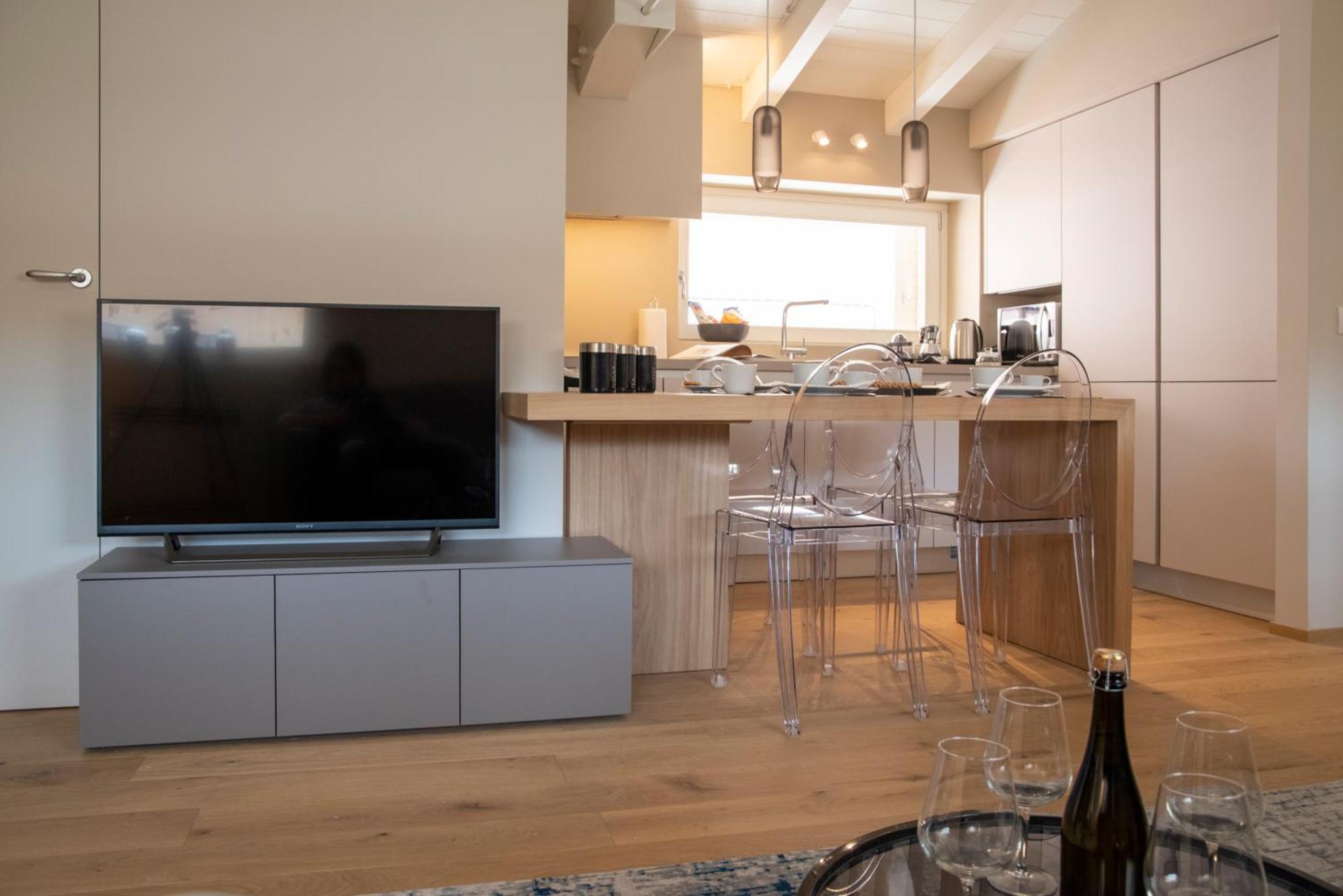 Time To Be - Luxury Apartments Centro Storico Peschiera del Garda Luaran gambar