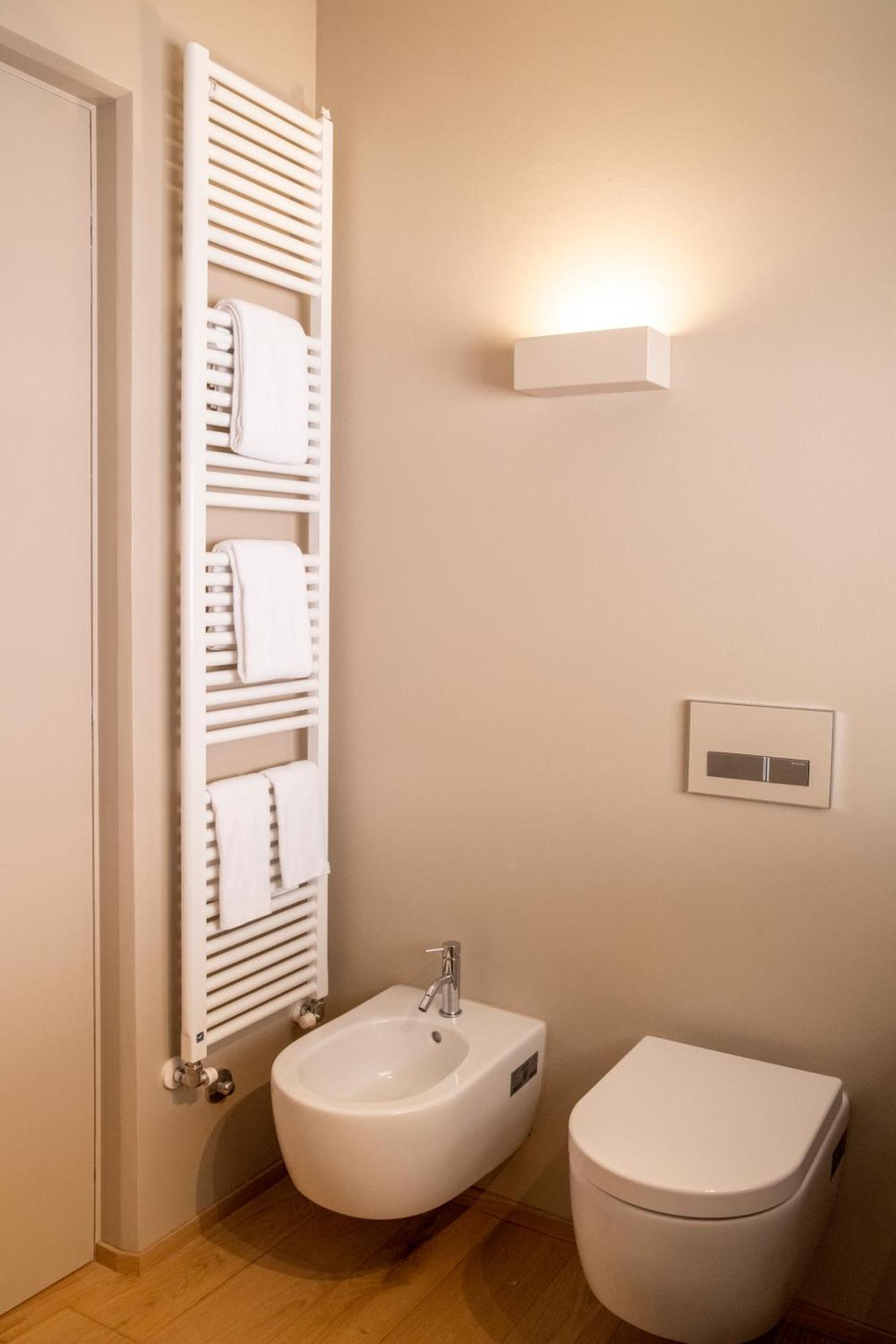 Time To Be - Luxury Apartments Centro Storico Peschiera del Garda Luaran gambar
